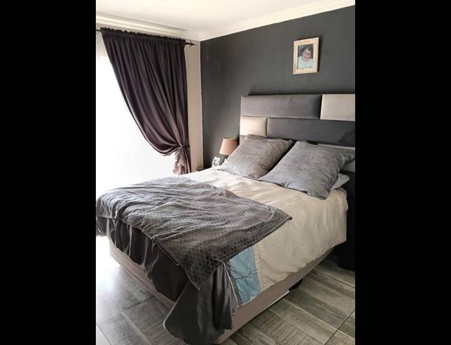 2 BEDROOM TOWNHOUSE FOR SALE IN SOUTH CREST
